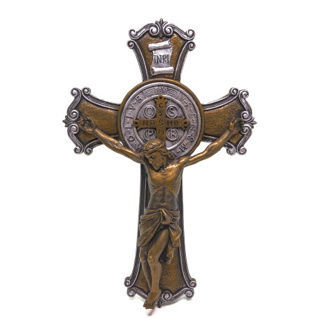 CRUCIFIXO DE JESUS COM A MEDALHA DE SÃO BENTO