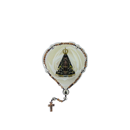 ADESIVO RESINADO - NOSSA SENHORA APARECIDA COM TERÇO - 8CM 